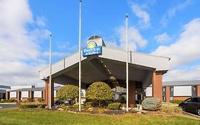 Days Inn & Suites Northwest Indianapolis